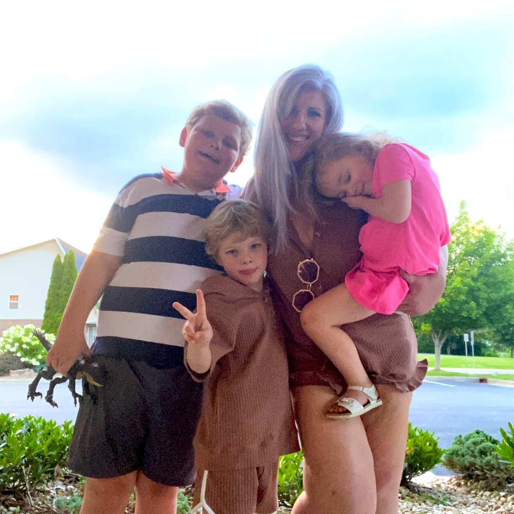 Meet your Posher, Elizabeth